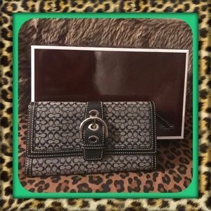 💥SPECIAL REDUCED PRICE!!! FIRM!✅    
👑Coach Large Trifold Wallet